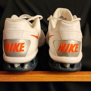 NIKE SHOES SIZE 9 WOMEN